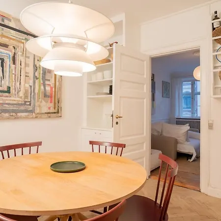 Apartament Charming 2br In K *