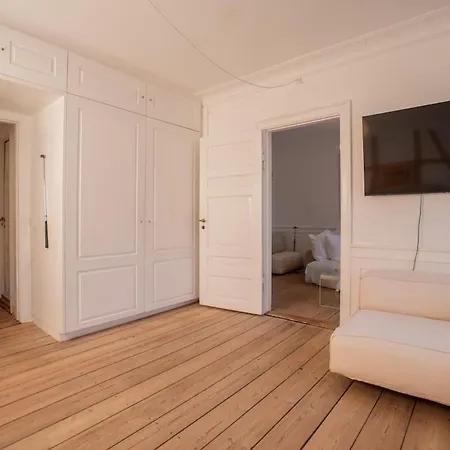 Charming 2br In K